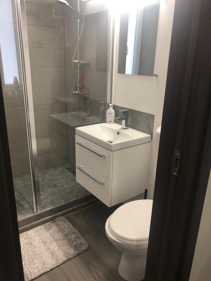 Garsoniera La Munte Apartment Azuga Ngoại thất bức ảnh